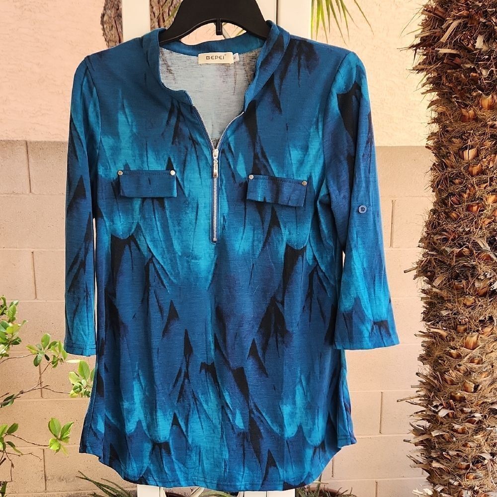 Women's Medium Blue Tunic Top By BEPEI.
